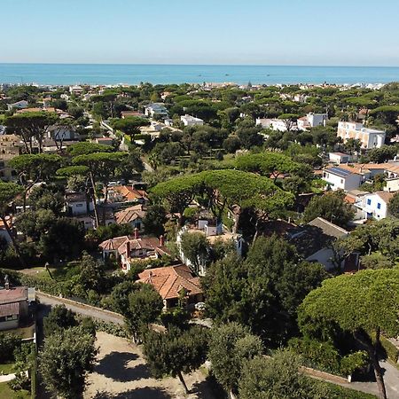 Exclusive Charming Villa - Free Parking 400 Mq Garden - Rome Airport - Roseto Villa Dream Fregenae Buitenkant foto